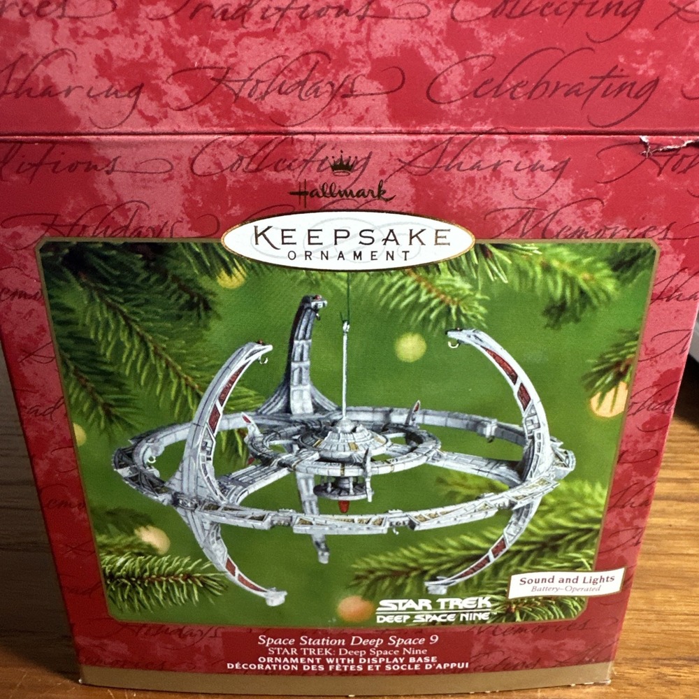 2001 Hallmark Keepsake Ornament Star Trek Space Station Deep Space 9